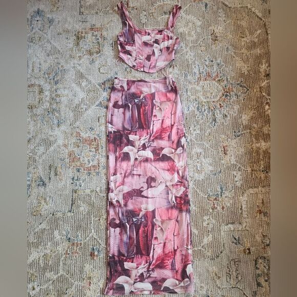 blanc Dresses & Skirts - Blanc pink floral Maxi Skirt with Corset style top that zips up in back. Sz sm,